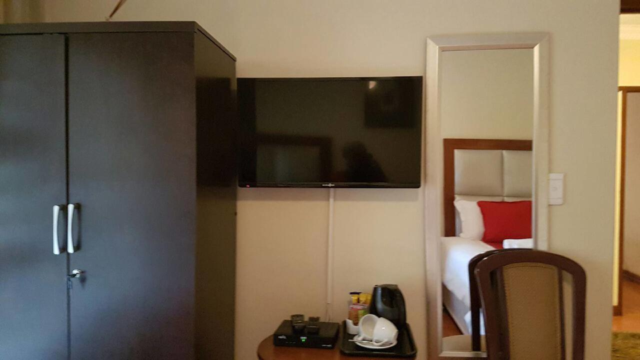 Lily White Guest House Centurion Esterno foto